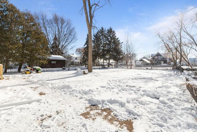 416 ADAMS STREET, Neenah, WI 54956