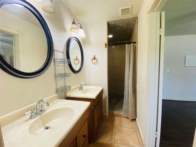2500 Southline Road, Conroe, TX 77384