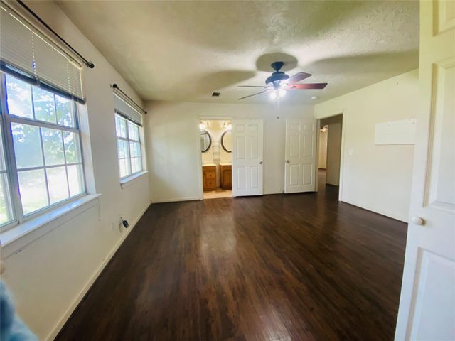 2500 Southline Road, Conroe, TX 77384