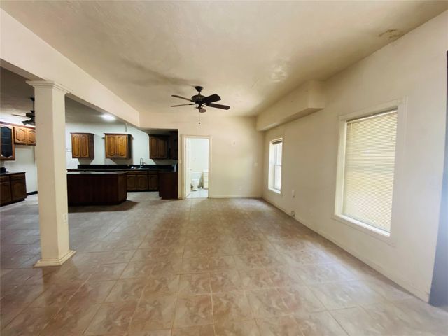 2500 Southline Road, Conroe, TX 77384