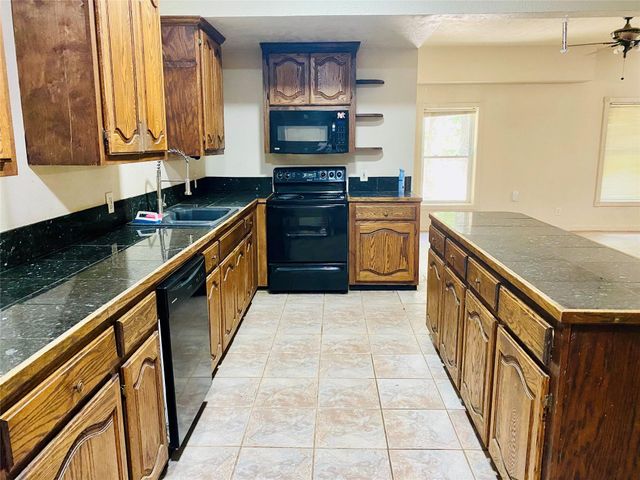 2500 Southline Road, Conroe, TX 77384