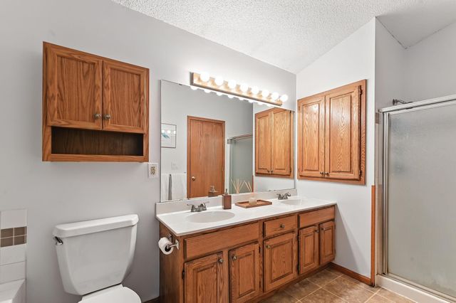 7293 159th Street W, Apple Valley, MN 55124