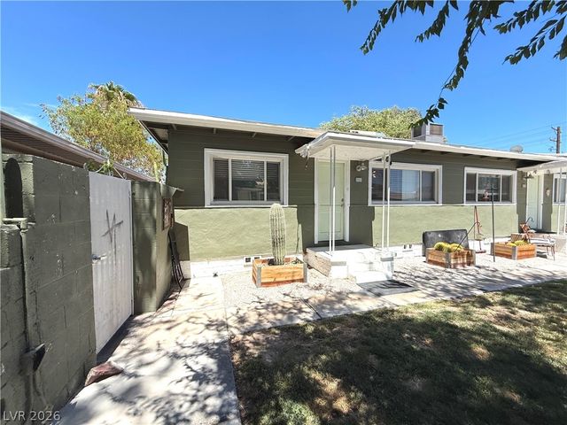 221 South 10th Street 8, Las Vegas, NV 89101