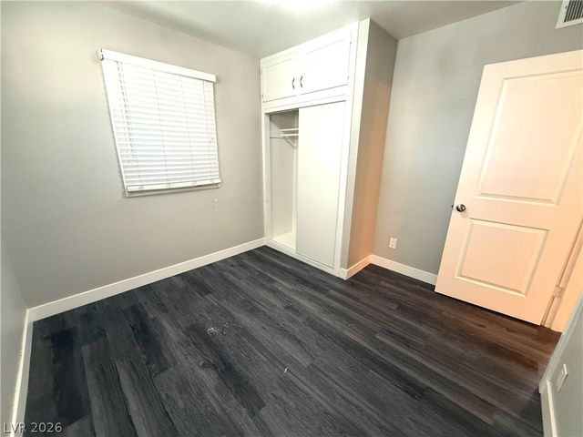 221 South 10th Street 8, Las Vegas, NV 89101