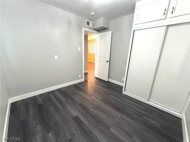 221 South 10th Street 8, Las Vegas, NV 89101