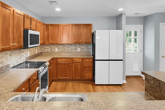 515 Evening Shade Drive, Moncks Corner, SC 29461