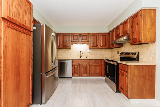 1710 W Sun Valley Parkway, Muncie, IN 47303