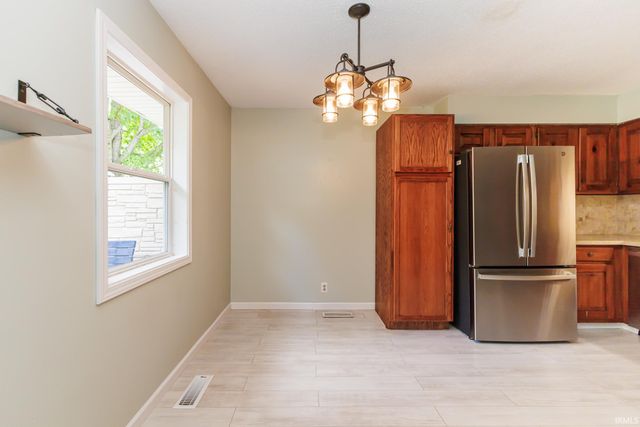 1710 W Sun Valley Parkway, Muncie, IN 47303