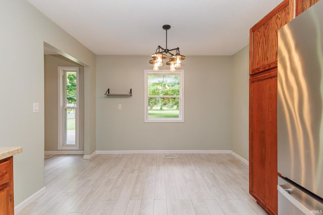 1710 W Sun Valley Parkway, Muncie, IN 47303
