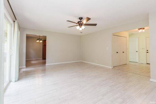 1710 W Sun Valley Parkway, Muncie, IN 47303