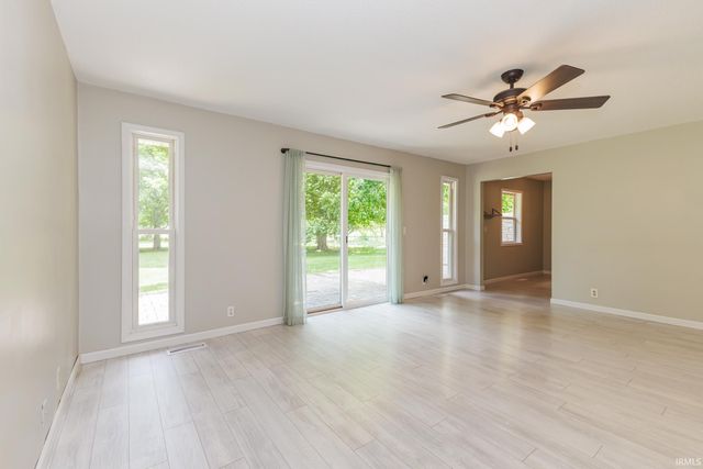 1710 W Sun Valley Parkway, Muncie, IN 47303