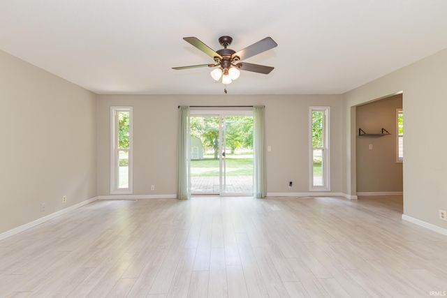 1710 W Sun Valley Parkway, Muncie, IN 47303