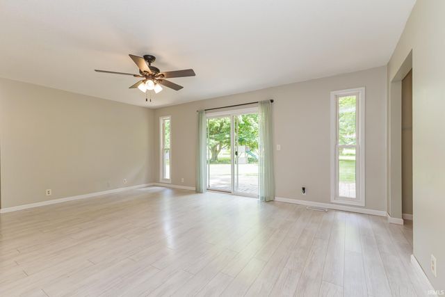 1710 W Sun Valley Parkway, Muncie, IN 47303