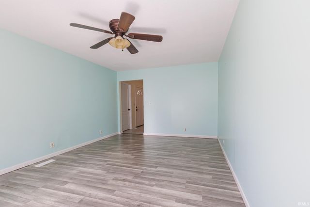 1710 W Sun Valley Parkway, Muncie, IN 47303