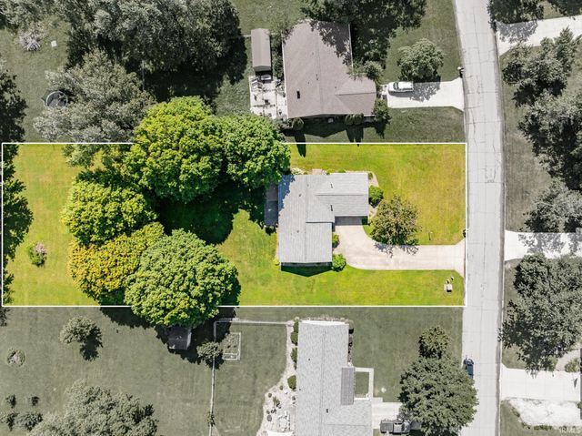 1710 W Sun Valley Parkway, Muncie, IN 47303