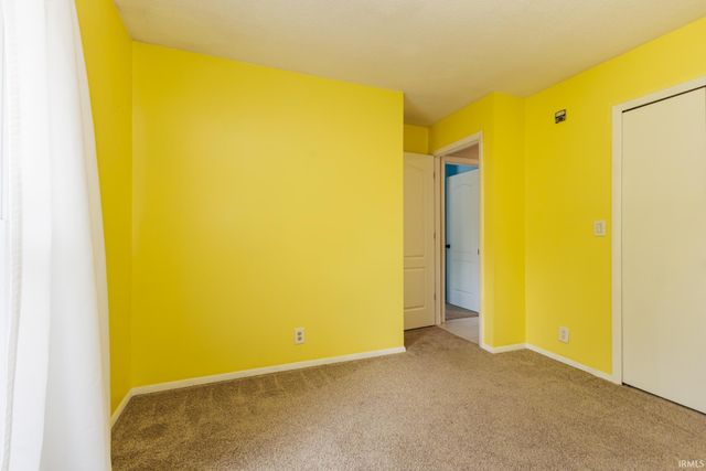 1710 W Sun Valley Parkway, Muncie, IN 47303