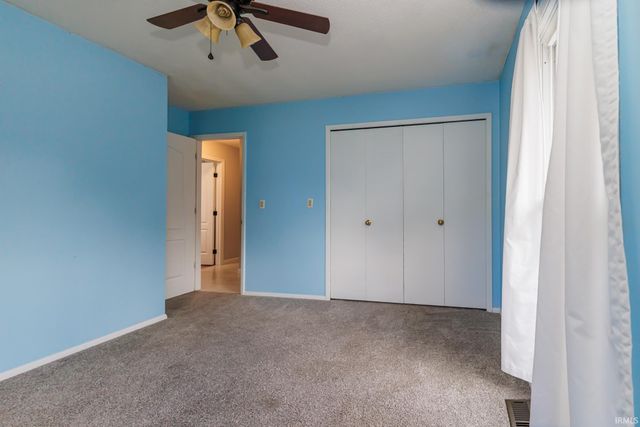 1710 W Sun Valley Parkway, Muncie, IN 47303