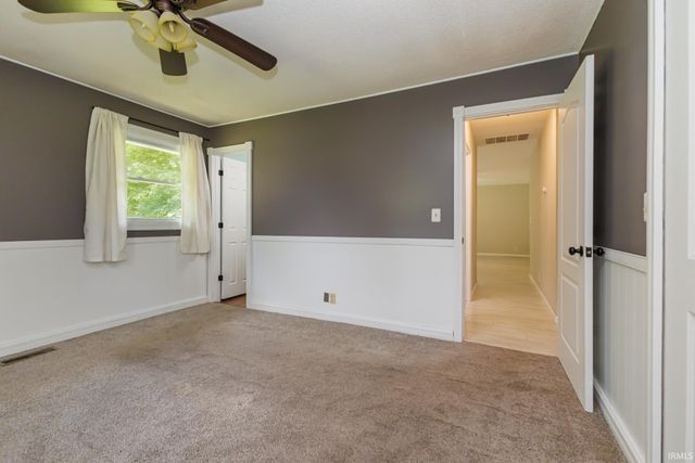 1710 W Sun Valley Parkway, Muncie, IN 47303