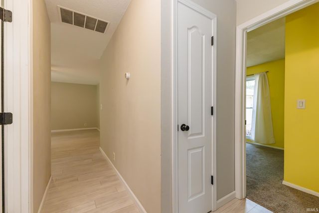 1710 W Sun Valley Parkway, Muncie, IN 47303