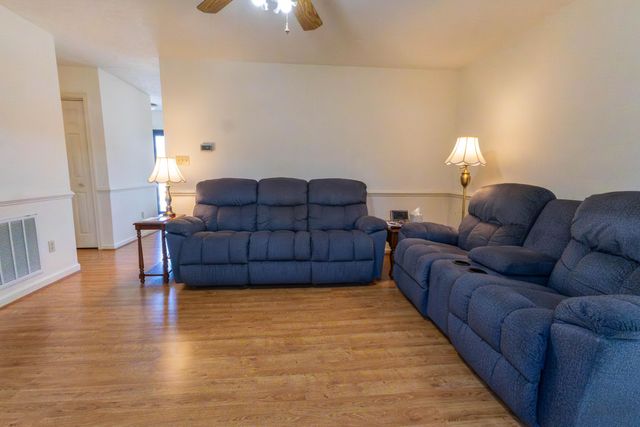 511 Darrell LN, Hurt, VA 24563