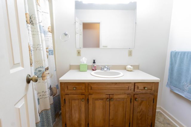 511 Darrell LN, Hurt, VA 24563
