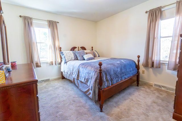 511 Darrell LN, Hurt, VA 24563
