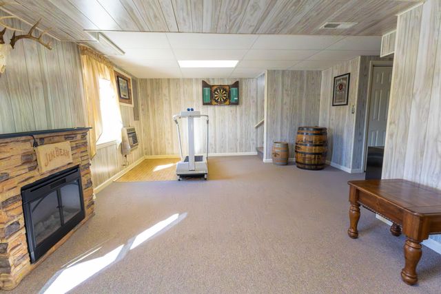 511 Darrell LN, Hurt, VA 24563