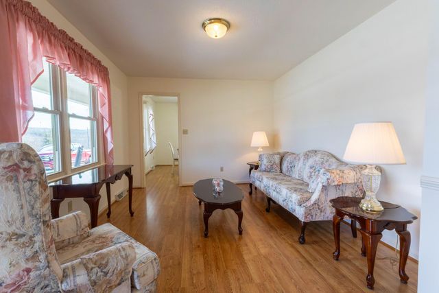 511 Darrell LN, Hurt, VA 24563