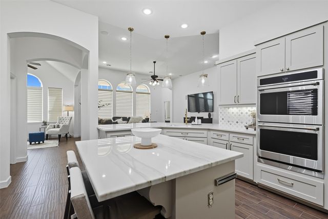 109 Diablo Drive, Burleson, TX 76028