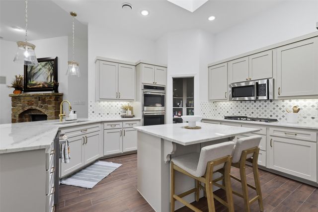 109 Diablo Drive, Burleson, TX 76028