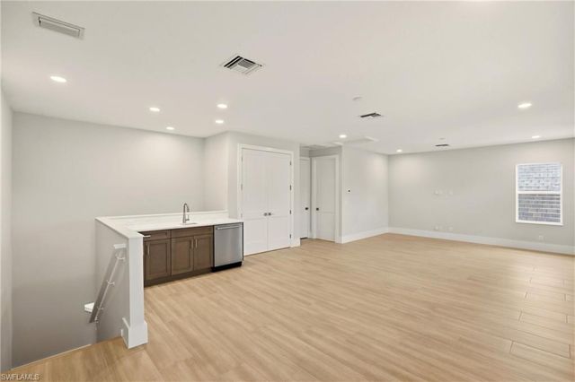 9661 Moonflower LN, Other, FL 34114