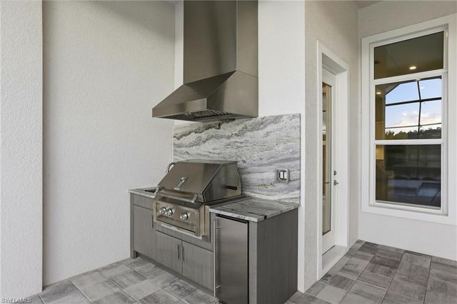 9661 Moonflower LN, Other, FL 34114