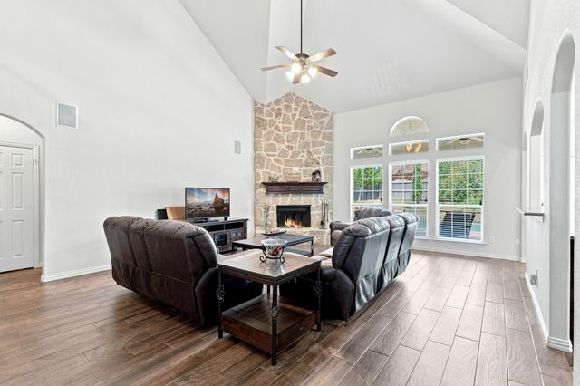13921 Sparrow Hill Drive, Little Elm, TX 75068