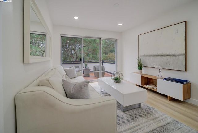 100 Alameda Place, San Bruno, CA 94066