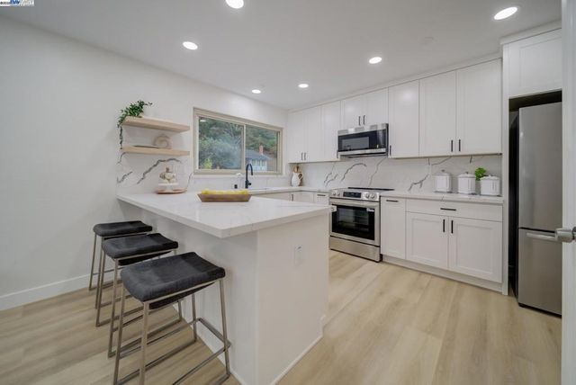 100 Alameda Place, San Bruno, CA 94066