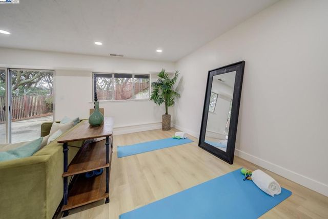 100 Alameda Place, San Bruno, CA 94066