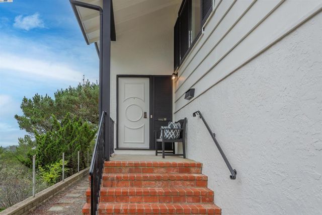 100 Alameda Place, San Bruno, CA 94066