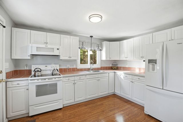 113 Farmersville Road, Sandwich, MA 02563