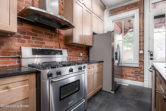1372 S Floyd St, Louisville, KY 40208