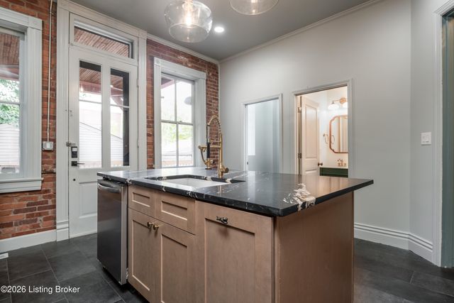 1372 S Floyd St, Louisville, KY 40208