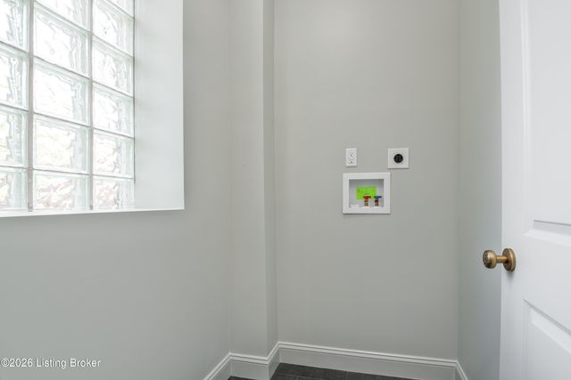 1372 S Floyd St, Louisville, KY 40208