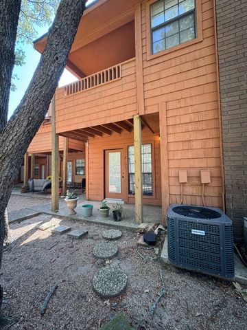 1305 W Villa Maria Road F-105, Bryan, TX 77801