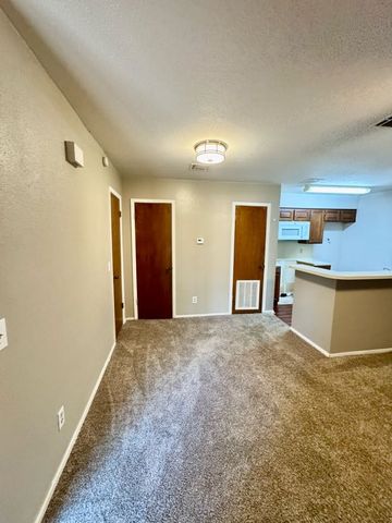 1305 W Villa Maria Road F-105, Bryan, TX 77801