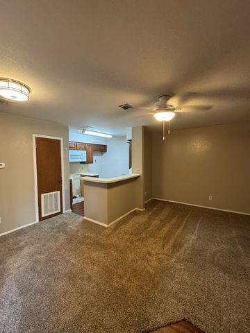 1305 W Villa Maria Road F-105, Bryan, TX 77801