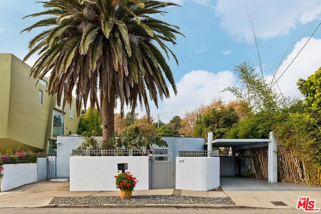 215 Entrada Drive, Santa Monica, CA 90402