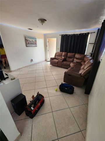 654 W 29th St 4, Hialeah, FL 33012