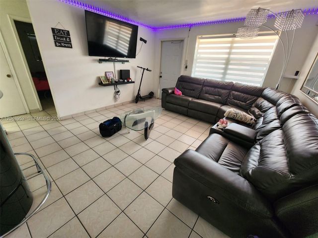 654 W 29th St 4, Hialeah, FL 33012