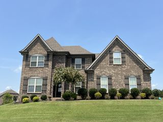 212 Ettington Dr, Gallatin, TN 37066