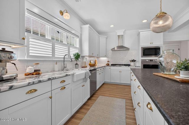 1256 Ocean Sands Drive, Southport, NC 28461