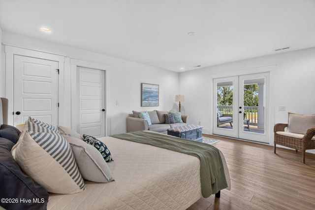 1256 Ocean Sands Drive, Southport, NC 28461